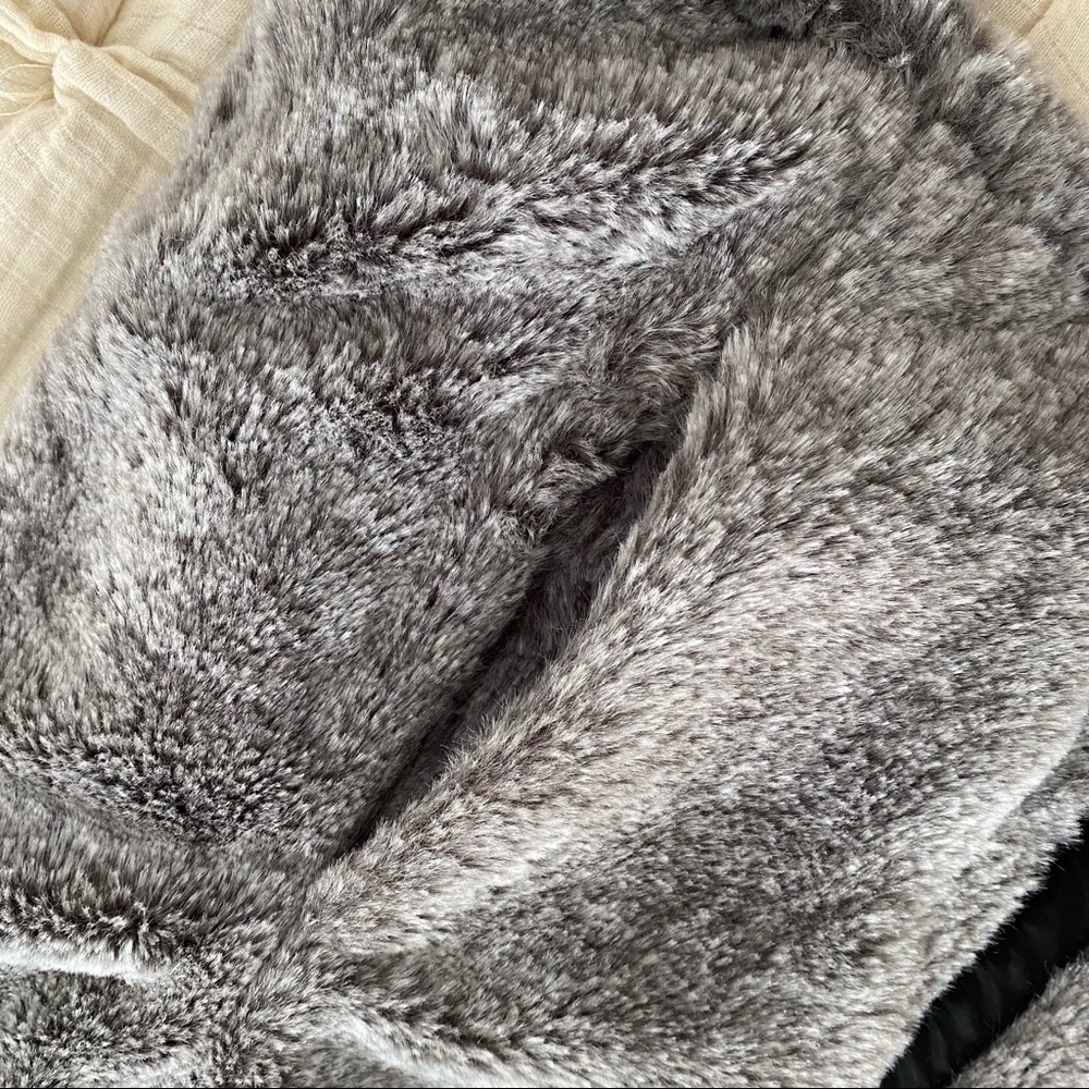NWOT 🪴 KC Collection Reversible Fur Vest - Picture 5 of 5